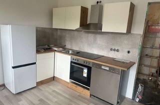 Wohnung mieten in Markt 37, 08412 Werdau, zentral 1 Raum Wohnung mit Einbauküche und Balkon