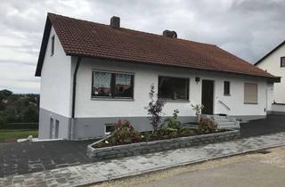 Wohnung mieten in Am Weinberg, 86676 Ehekirchen, Freundliche 3,5-Zimmer-Erdgeschosswohnung mit Balkon und Einbauküche in Ehekirchen