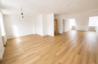 Wohnung mieten in Juliuspromenade 64, 97070 Würzburg, Modern renovierte, zentral gelegene Wohnung mit großzügigem Grundriss und zwei Balkonen
