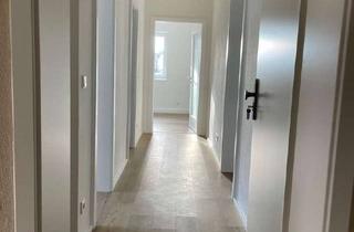 Wohnung mieten in Schwäbelstr., 92421 Schwandorf, Ihr neu saniertes Zuhause in Schwandorf-Ettmannsdorf: 3-Zimmerwohnung mit Balkon