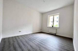 Wohnung mieten in Carl-Von-Ossietzky-Straße 35, 09126 Lutherviertel, Helle großzügige 3-Raumwohnung mit Balkon und Garten