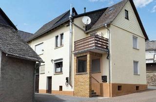 Einfamilienhaus kaufen in 35614 Aßlar, Einfamilienhaus mit Nebengebäuden - leerstehend