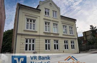 Mehrfamilienhaus kaufen in 24941 Südstadt, Modernisiertes Mehrfamilienhaus in zentraler Innenstadtlage mit vier Wohneinheiten
