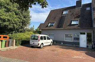 Haus kaufen in 24248 Mönkeberg, Solides Zweifamilienhaus - nach WEG geteilt - in ruhiger zentraler Lage