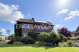 Haus kaufen in 26441 Jever, Ein-/Zweifamilienhaus - Toplage - Großes Grundstück - 5 Garagen