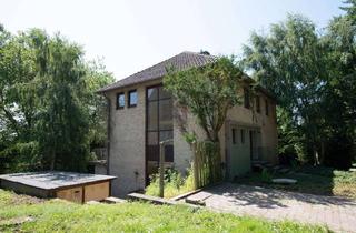 Villa kaufen in 24837 Schleswig, Künstlervilla mit Architektenhandschrift in Schloss- und Waldnähe - ein Zuhause voller Geschichte