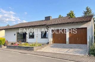 Haus kaufen in 35792 Löhnberg, Großzügiges Ein- bis Zweifamilienhaus mit Terrasse in begehrter Aussichtslage
