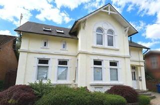 Anlageobjekt in 25767 Albersdorf, Historisches Stadthaus in guter Lage mit zwei Wohneinheiten