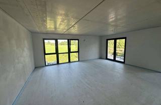 Wohnung mieten in 83071 Stephanskirchen, 4-Zimmer-Wohnung mit Balkon in Schlossberg