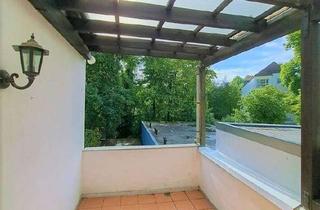 Wohnung mieten in Blumenstraße 21, 42655 Solingen-Mitte, Frisch renovierte 2,5-Zimmeraltbauwohnung mit geräumigen Balkon & EBK zu vermieten!
