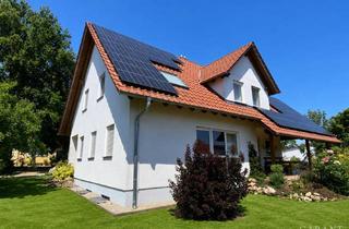 Einfamilienhaus kaufen in 73467 Kirchheim, Modernes Familienhaus mit Wärmepumpe, Photovoltaik und großzügigem Nebengebäude
