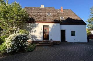 Einfamilienhaus kaufen in 28757 Bremen, Charmantes Ein-/Zweifamilienhaus mit großem Garten in Bremen-Schönebeck – viel Potenzial!