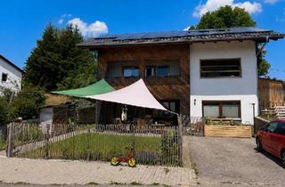 Wohnung kaufen in 79875 Dachsberg, Dachsberg (Südschwarzwald) - Wohnen wie im eigenen Haus - 115 m² mit Garten, Terrasse, Balkon