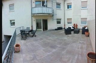 Wohnung kaufen in 63450 Hanau, Hanau - Innenstadtwohnung mit großer Innenhofterasse im Herzen von Hanau