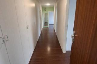 Wohnung kaufen in 65824 Schwalbach, Schwalbach am Taunus - Provisionsfreie Eigentumswohnung mit SW-Balkon und Stellplatz