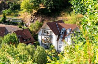 Wohnung kaufen in 77654 Offenburg, Wohnen mit Weitblick - stilvolle 3-Zimmer-Dachgeschosswohnung in idyllischer Lage