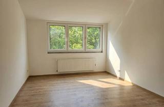 Wohnung kaufen in Kleiststr. 41, 85055 Ingolstadt, Neubau Erstbezug: Lichtdurchflutete Dachgeschosswohnung über den Dächern Ingolstadts