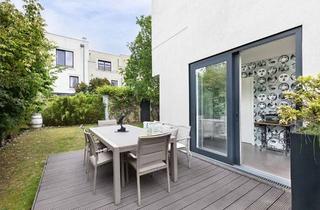 Wohnung kaufen in An Der Bucht 61, 10317 Lichtenberg, Rummelsburger Bucht: Architekten-Townhouse am Medaillonpark mit Garten, Dachterrasse und Stellplatz