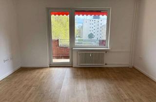 Sozialwohnungen mieten in Ostburger Weg 29, 12355 Rudow, WBS-pflichtiges Apartment für max. 2 Personen - mit Balkon und Wannenbad!