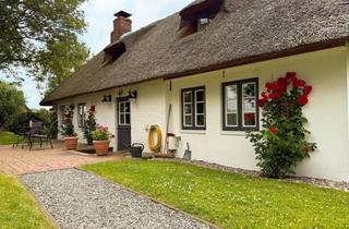 Haus kaufen in 25882 Tetenbüll, DEIN Zuhause unter Reet - großes gepflegtes Grundstück in wunderschöner Gegend - WASSERKOOG
