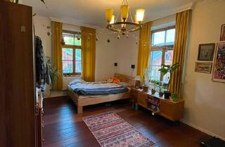 Wohnung kaufen in 83714 Miesbach, Miesbach - Charmante 3-Zimmer-Wohnung mit Bergblick, Balkon und Stellplatz