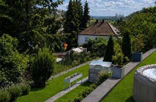 Wohnung mieten in Gänsweide 17, 97204 Höchberg, Terassenwohnung mit eigenem Garten, Festungsblick & Vollmöbelierung in Höchberg b. Würzburg