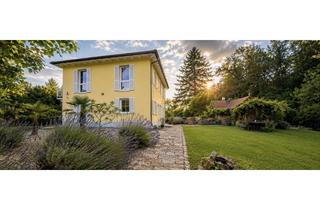 Villa kaufen in Am Köbele, 86420 Diedorf, Provisionsfrei: Mediterrane Villa am Waldrand mit Gästehaus auf ca. 2.500 m²
