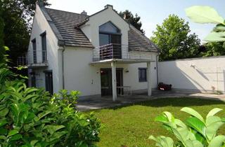 Haus kaufen in 86863 Langenneufnach, Stilvolles Domizil in Traumlage mit perfekter uneinsehbarer Garten-Oase am Ortsrand Langenneufnach