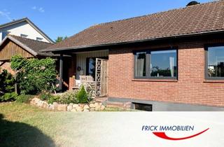 Einfamilienhaus kaufen in 23730 Neustadt, Bungalow mit Garage und Carport in Strandnähe