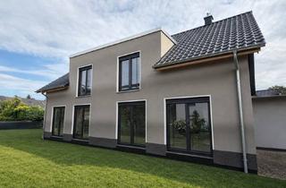 Haus mieten in 30880 Laatzen, Erstbezug: Moderne Neubau-Doppelhaushälften nach Vastu-Konzept in Laatzen-Rethen