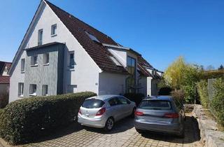 Wohnung kaufen in 71229 Leonberg, Leonberg - Gepflegte 2-Zimmer-Wohnung mit Balkon und Einbauküche in Leonberg