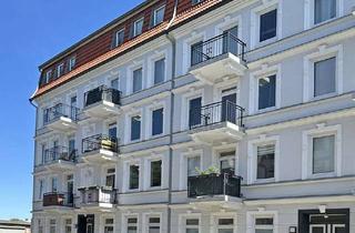 Wohnung kaufen in 22041 Wandsbek, Charmante Altbauwohnung mit Balkon