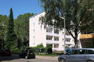 Wohnung kaufen in Barbarossastraße 41, 10779 Schöneberg, "Unsanierte 1 Zimmer Wohnung mit Südbalkon, Aufzug und Stellplatz in Schöneberg"
