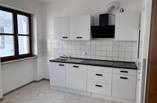 Wohnung mieten in Viehmarkt, 92224 Amberg, Freundliche 4-Zimmer-Wohnung mit gehobener Innenausstattung mit Loggia und EBK in Amberg