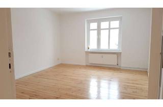 Wohnung mieten in Amselweg, 16761 Hennigsdorf, Ankommen am Waldrand – helle 2-Zimmer-Wohnung mit schönen Holzdielen