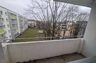 Wohnung mieten in Karl-Marx-Straße 56, 03044 Cottbus, **FRISCH RENOVIERT**2-Zimmer-Wohnung // Balkon // Bad mit Wanne // 1.OG // ab 01.09.2026