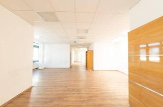 Gewerbeimmobilie mieten in Stockhausstraße, 21680 Stade, Teilfläche einer Büro oder Praxisfläche. Zentraler geht es nicht!