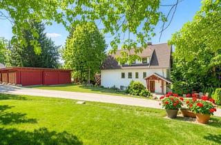 Haus kaufen in 79853 Lenzkirch, Exklusives Wohnjuwel in Bestlage mit Generationen-Potenzial.