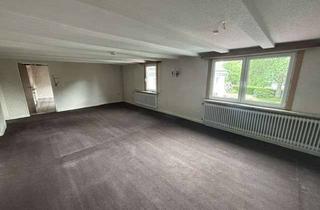 Haus kaufen in 59889 Eslohe, Immobilienpaket: Wohnung (ca. 111 m²), Dachboden, EG-Gewerbe und Miteigentumsanteil am Grundstück