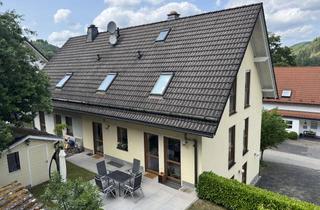 Doppelhaushälfte kaufen in Königsberger Straße, 57368 Lennestadt, Doppelhaushälfte mit 7,5 Zimmern in Lennestadt
