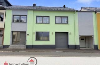 Haus kaufen in 66679 Losheim, Gepflegtes Wohnhaus mit großer Werkstatt und Garagen im Zentrum von Losheim am See!