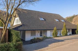 Doppelhaushälfte kaufen in 57392 Schmallenberg, Energieeffizienz A+ – Moderne Doppelhaushälfte mit 3 Wohnungen in Niedersorpe