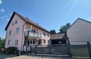 Einfamilienhaus kaufen in 96179 Rattelsdorf, Charmantes Einfamilienhaus mit zwei Wohneinheiten, großem Hof, Scheune und Grünfläche!