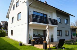 Anlageobjekt in 74858 Aglasterhausen, PROVISIONSFREI Wohnen im Grünen - Modernisiertes attraktives Zweifamilienhaus