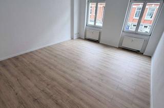 Wohnung mieten in Friedrich-Engels-Str. 39, 08058 Zwickau, Frisch saniert & lichtdurchflutet: Charmante 4-Zimmer-Altbauwohnung mit großem Balkon
