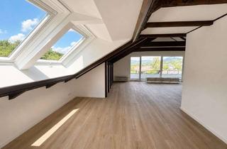 Wohnung mieten in Pastoratsweg, 53343 Wachtberg, Exklusives Wohnen mit Panoramablick – Umfangreich renovierte Maisonette mit Sichtdachstuhl