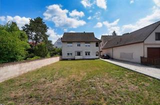 Einfamilienhaus kaufen in 91154 Roth, Vielseitiges Einfamilienhaus mit großem Grundstück und Ausbaupotenzial