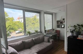 Immobilie mieten in Olivaer Platz 10, 10707 Wilmersdorf, Möblierte,lichtdurchflutete Wohnung mit Balkon am Olivaer Platz (Zwischenmiete bis 01.01.27)
