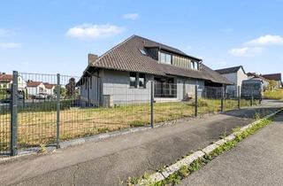 Einfamilienhaus kaufen in 91275 Auerbach, Großzügiges Einfamilienhaus mit Einliegerwohnung, Pool und moderner Energietechnik in Auerbach