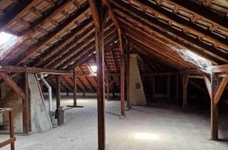 Wohnung kaufen in 86399 Bobingen, Bobingen - Ausbaufähiger Dachboden zu verkaufen
